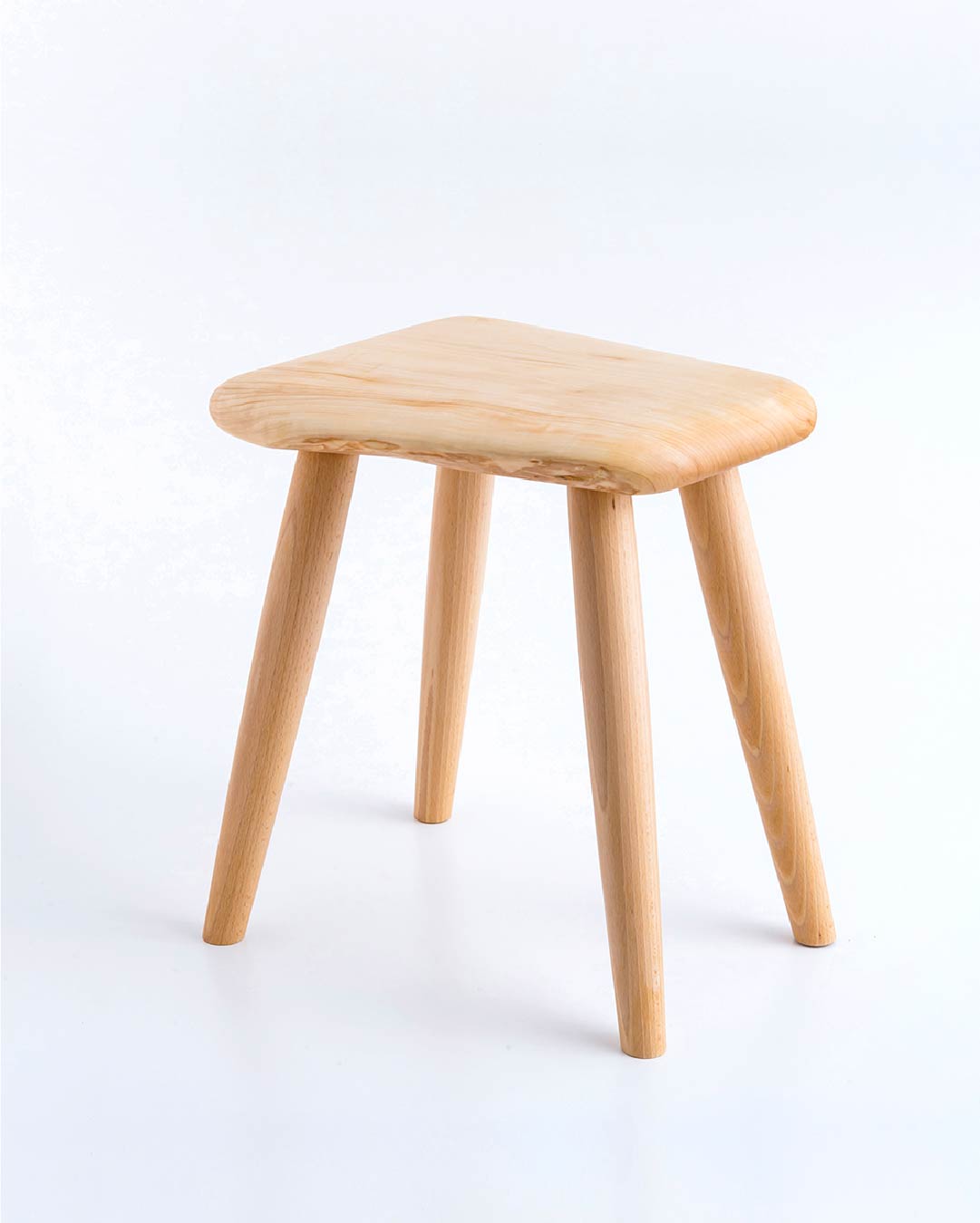 ふっくらスツール 茶色の座面|HAZAI®project